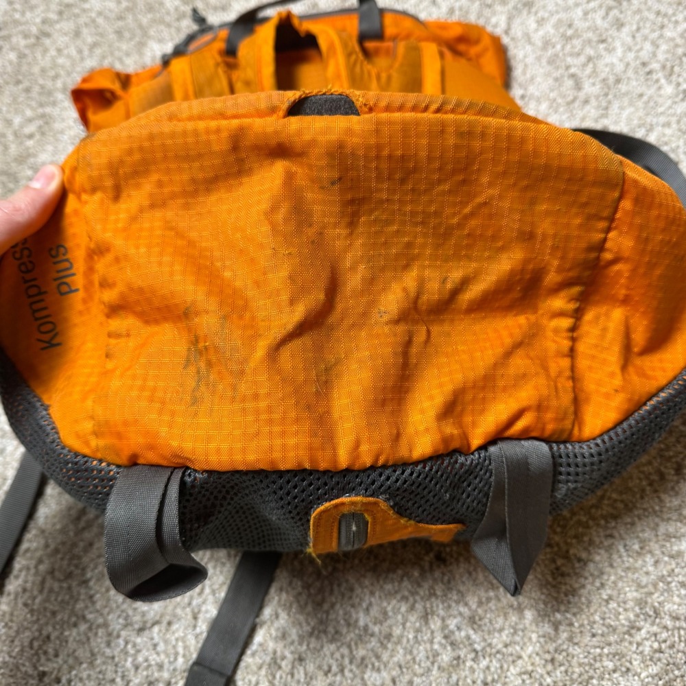 Marmot Kompressor 20L Backpack Daypack Orange Hiking Outdoors Gorpcore - Picture 12 of 12